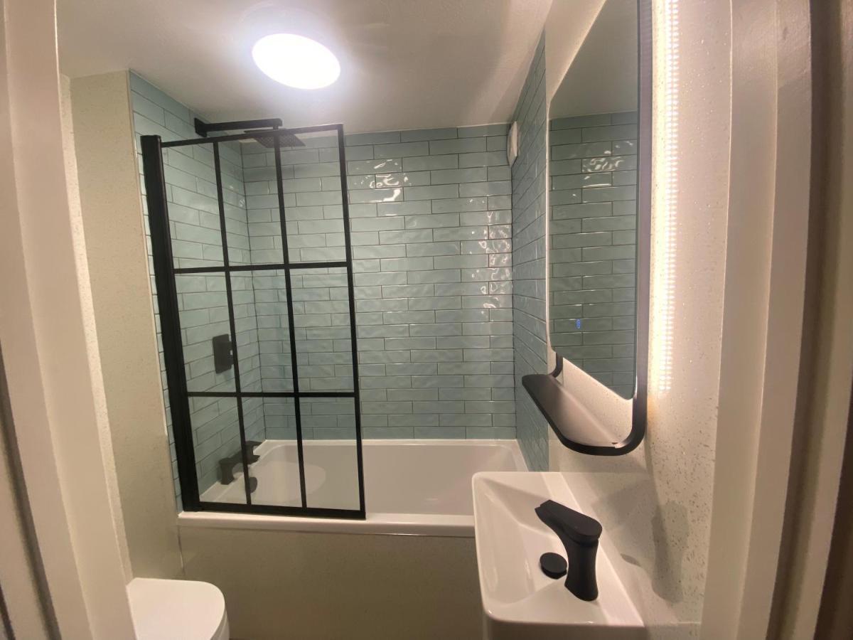 Lovely 3 Bed Ground Floor Flat With Free Parking Apartamento