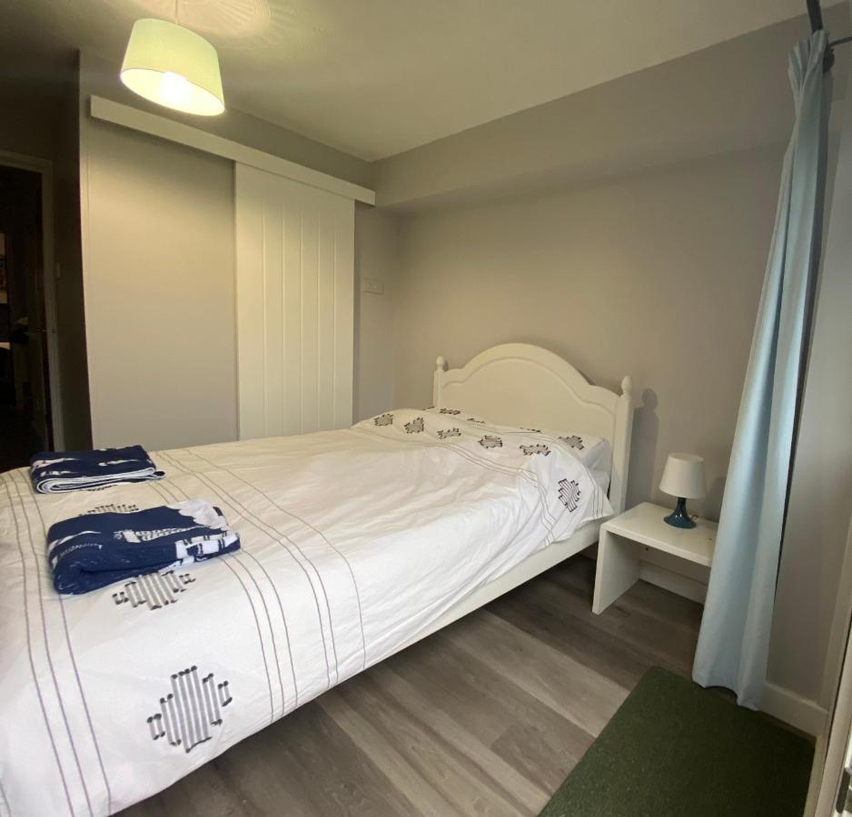 Lovely 3 Bed Ground Floor Flat With Free Parking *