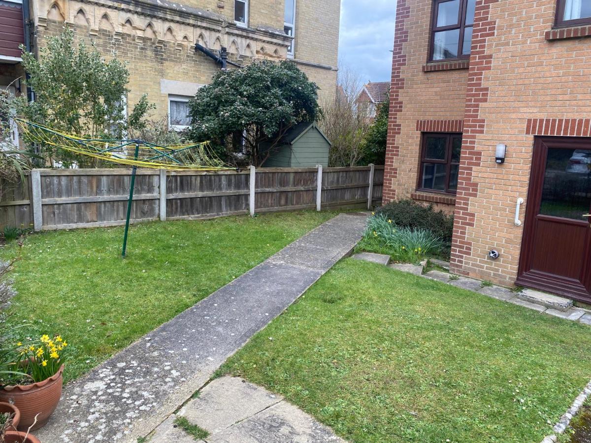 Lovely 3 Bed Ground Floor Flat With Free Parking Apartamento